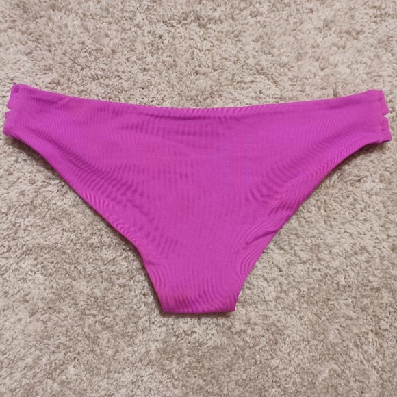 L SPACE Classic Cut Estella Bikini Bottoms - Picture 3 of 5